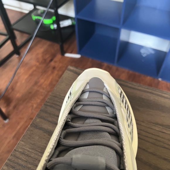 Yeezy 700 v3 Size 13 “Fade Salt”